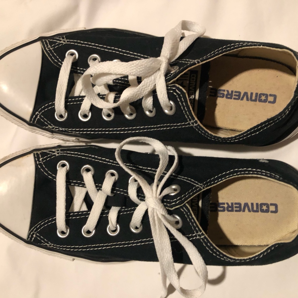 Men’s converse size 8.